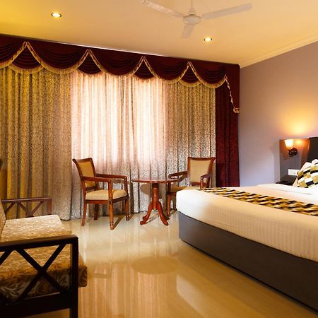 Hotel Gopalapuram International Pollāchi Eksteriør bilde