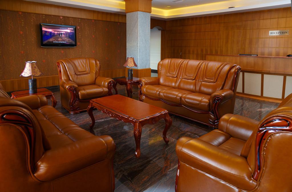 Hotel Gopalapuram International Pollāchi Eksteriør bilde