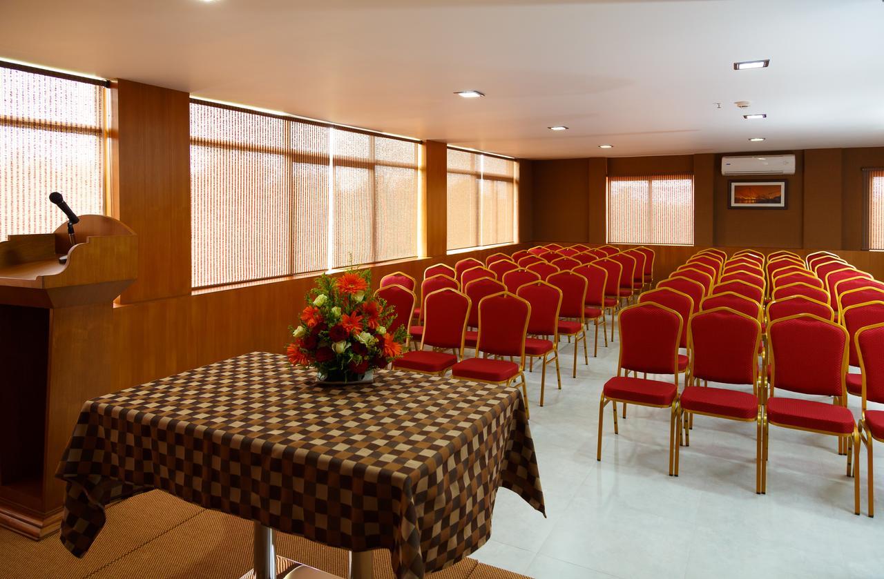 Hotel Gopalapuram International Pollāchi Eksteriør bilde