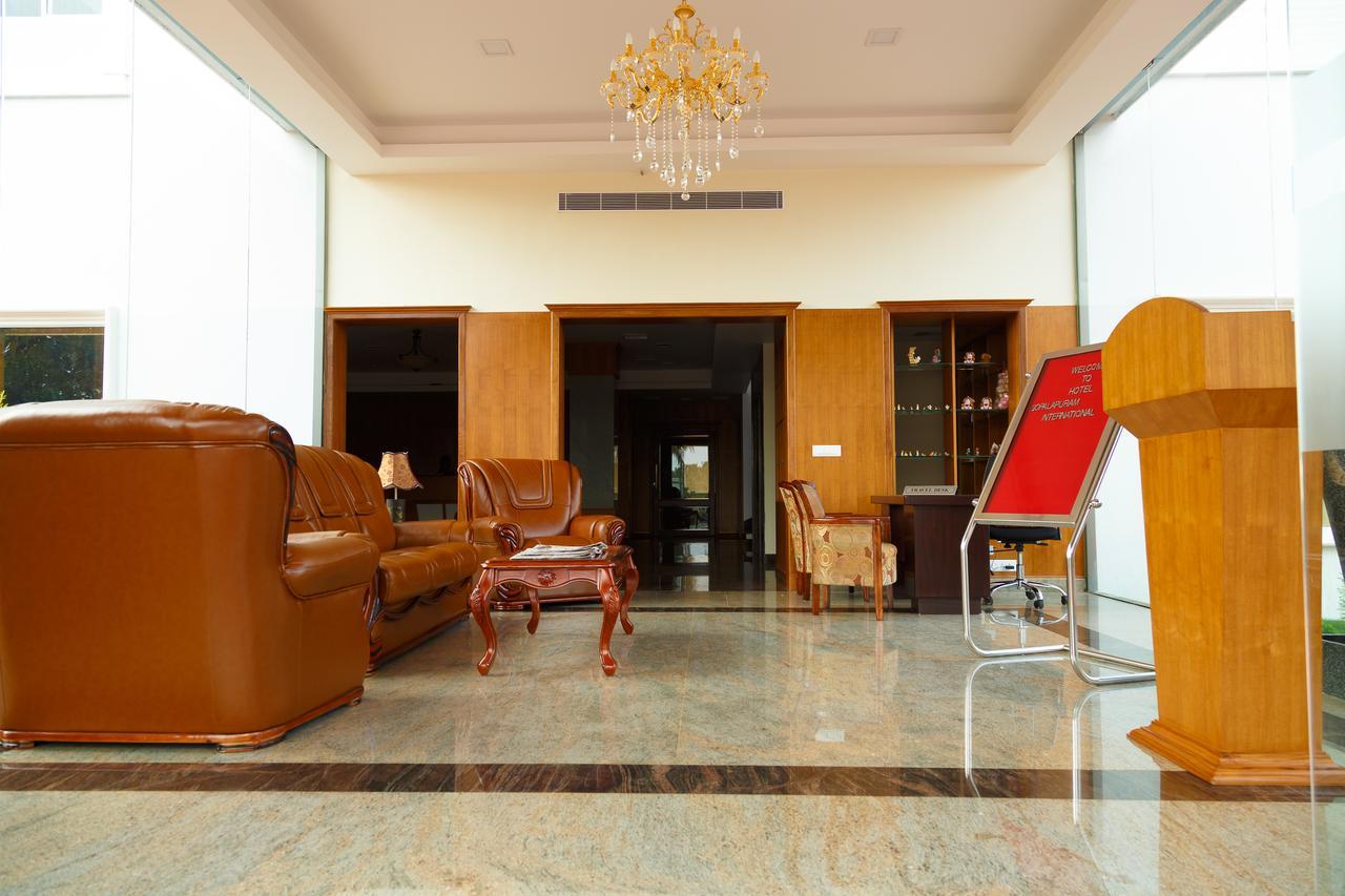 Hotel Gopalapuram International Pollāchi Eksteriør bilde